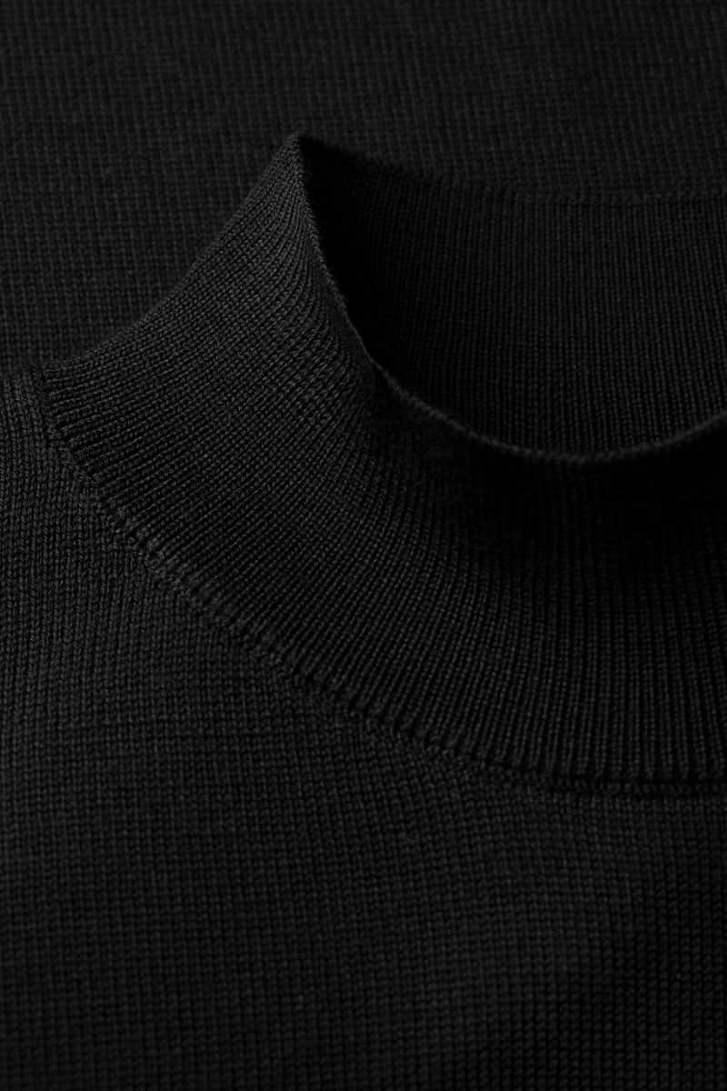 Turtle Easy Fit Deep Black