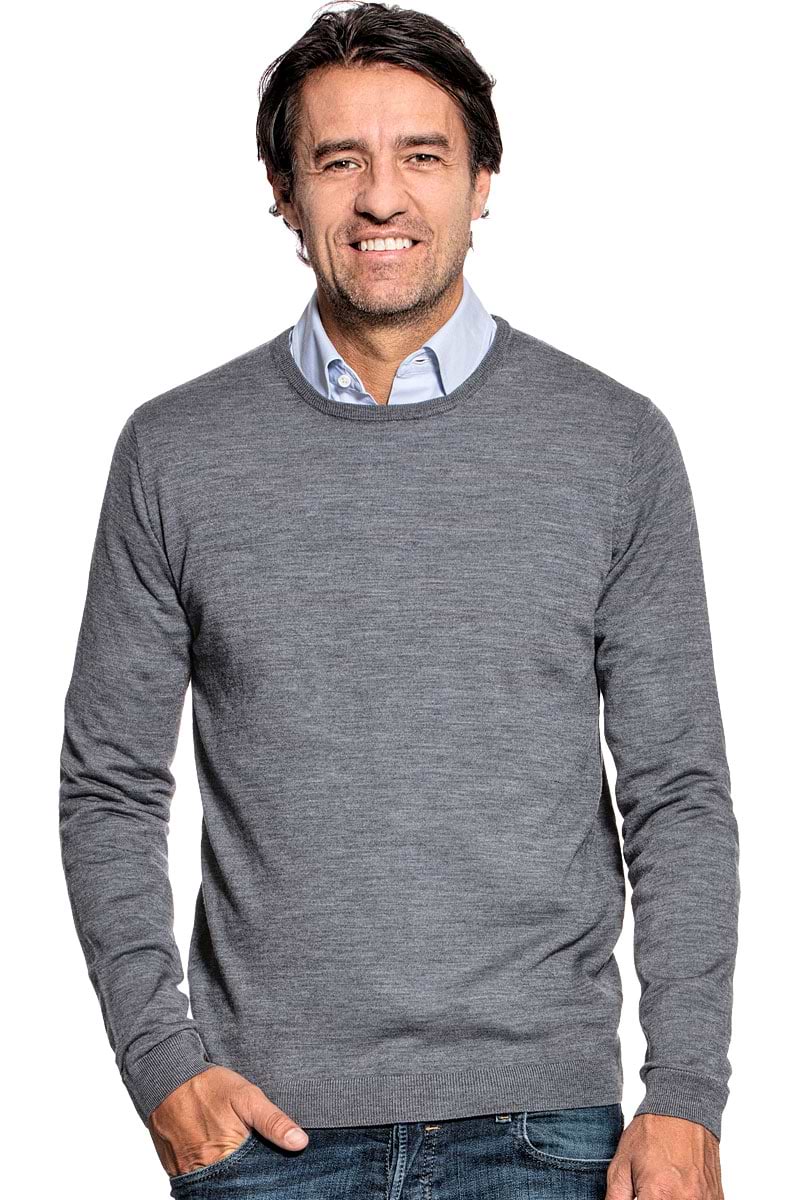 Crew neck sweater for men made of Merino wool in Grey
