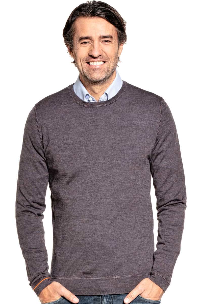 Ronde hals pullover voor mannen gemaakt van merinowol in het Bruin