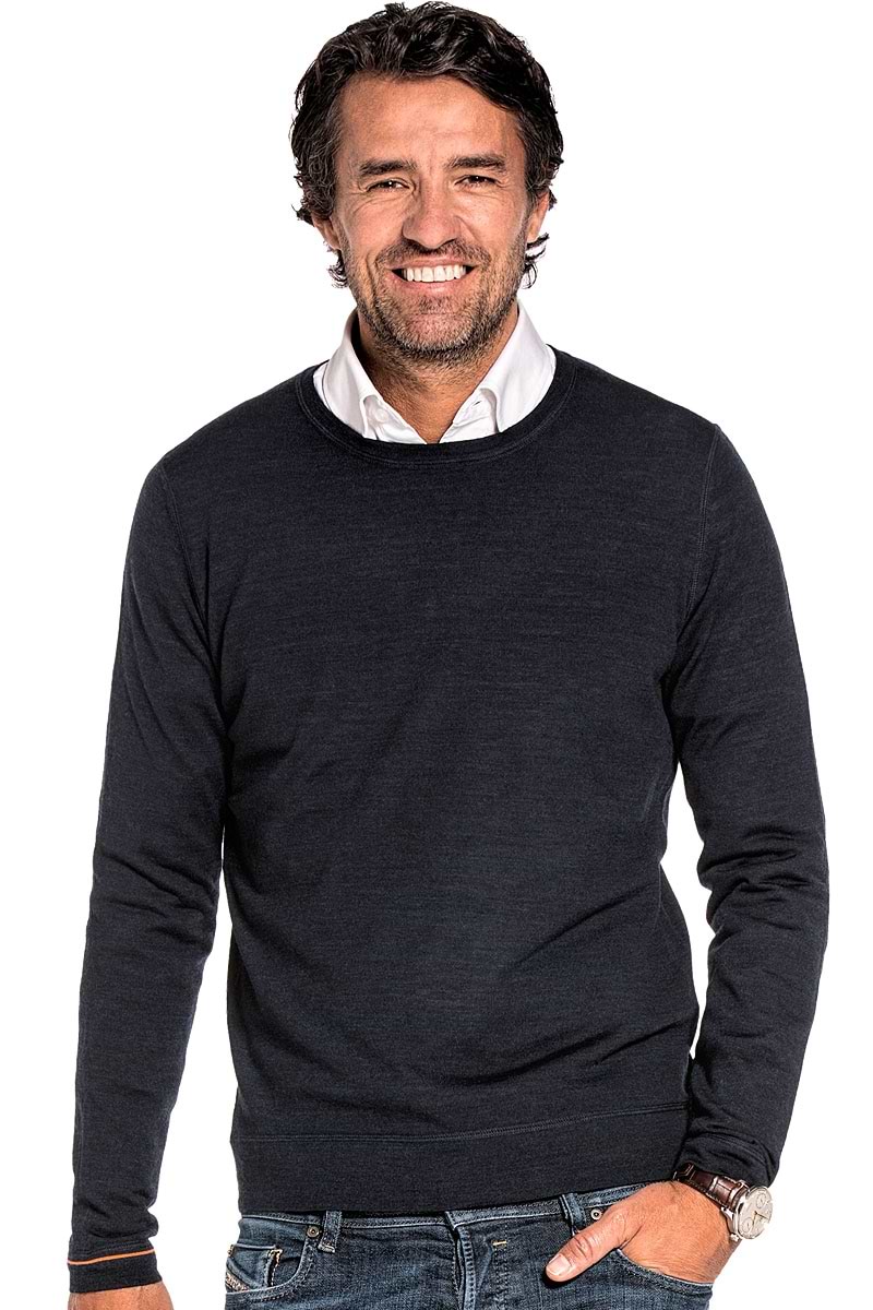 Ronde hals pullover voor mannen gemaakt van merinowol in het Donkerblauw