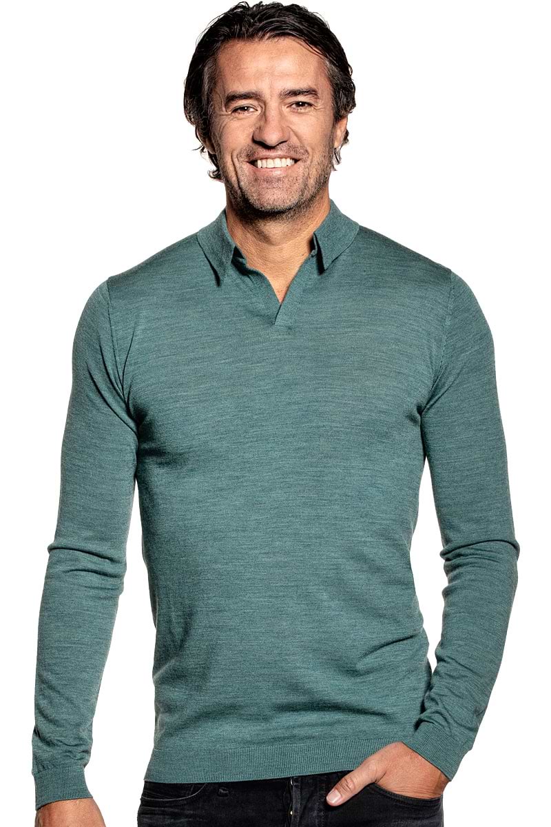Polo long sleeve without buttons for men made of Merino wool in Light green