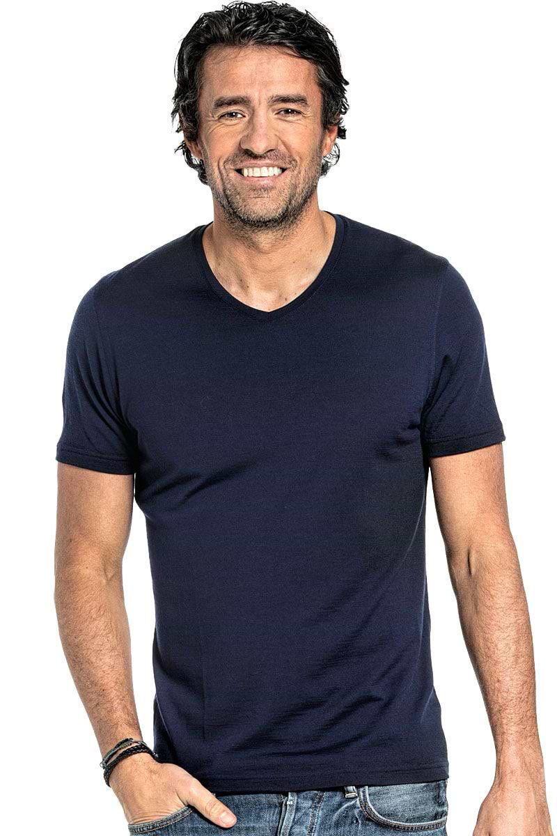 Shirt V-neck voor mannen gemaakt van merinowol in het Donkerblauw