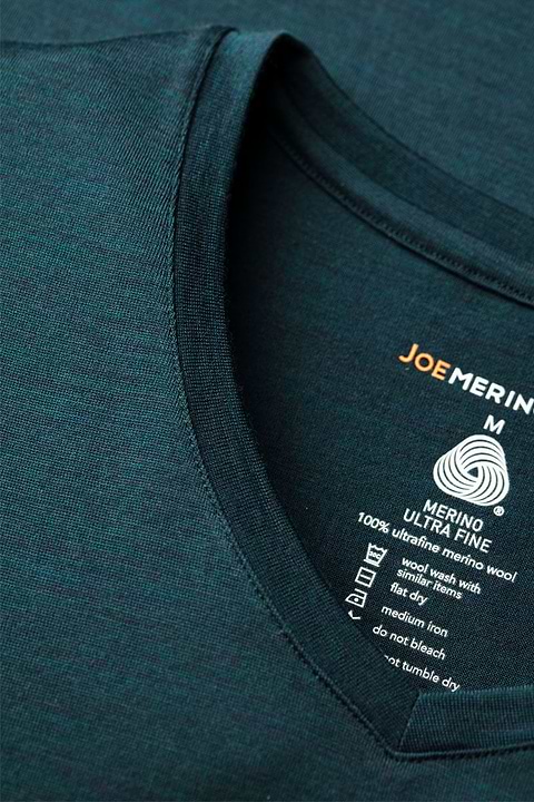 Joe Shirt V-neck Proud Peacock - Base Image