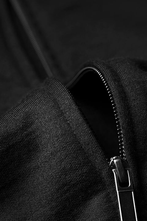 Joe Sweatvest Deep Black - Base Image