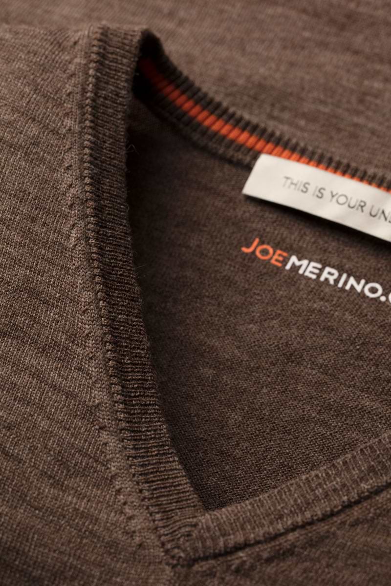 Joe V-neck Undyed Espresso