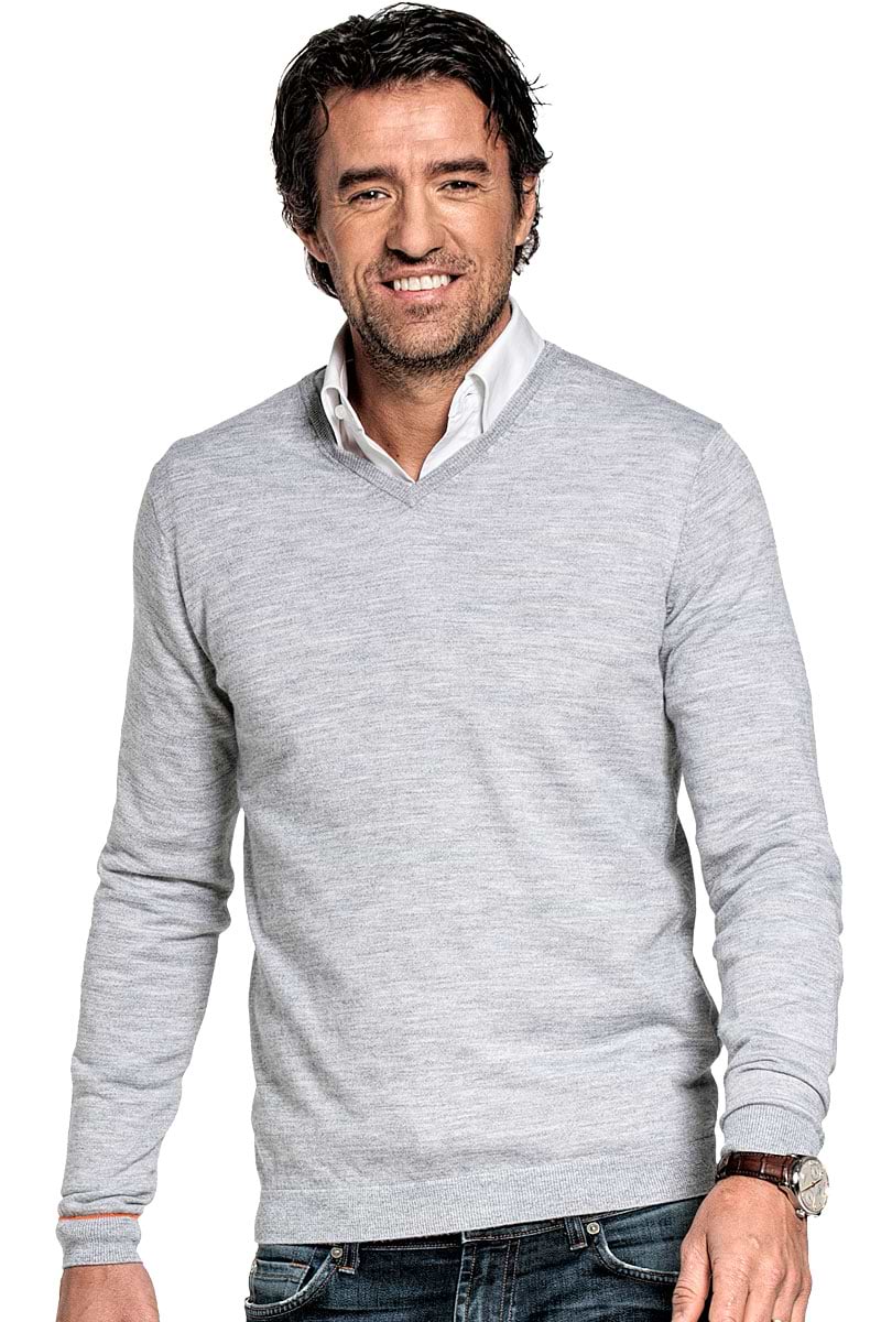 V-Neck sweater for men made of Merino wool in Light grey