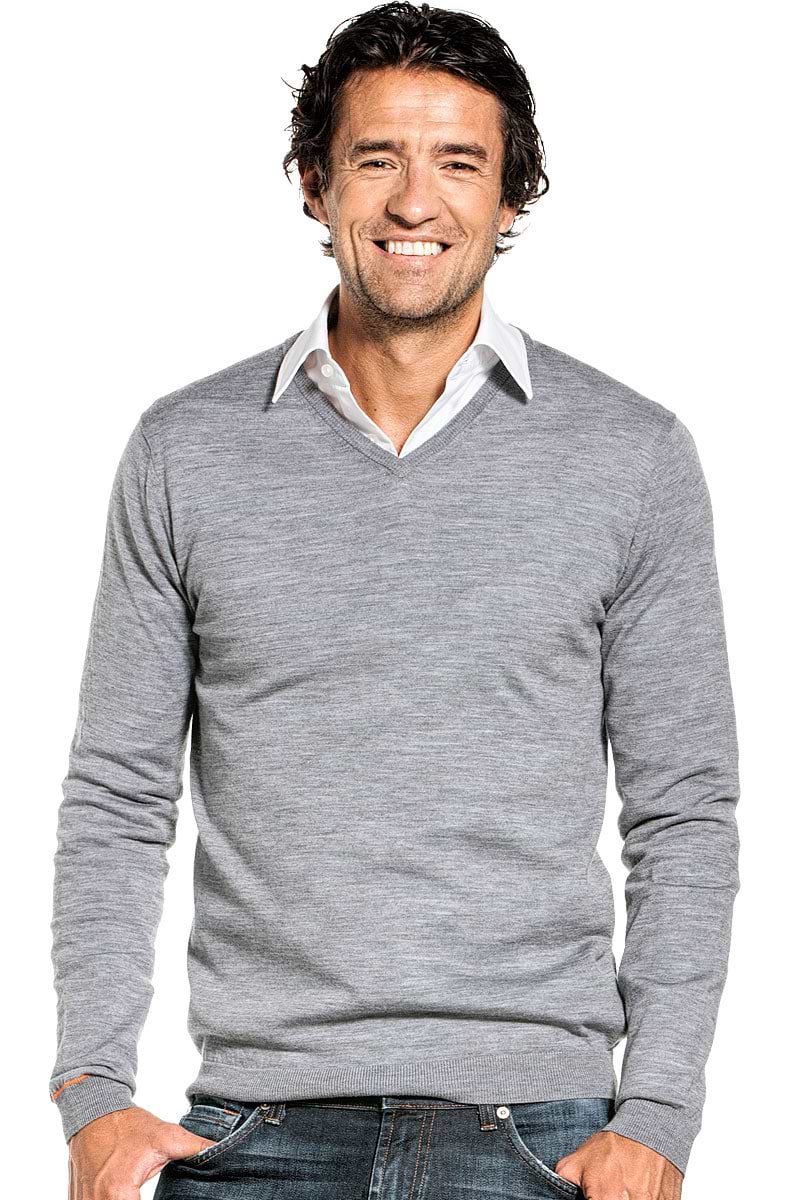V-Neck sweater for men made of Merino wool in Grey