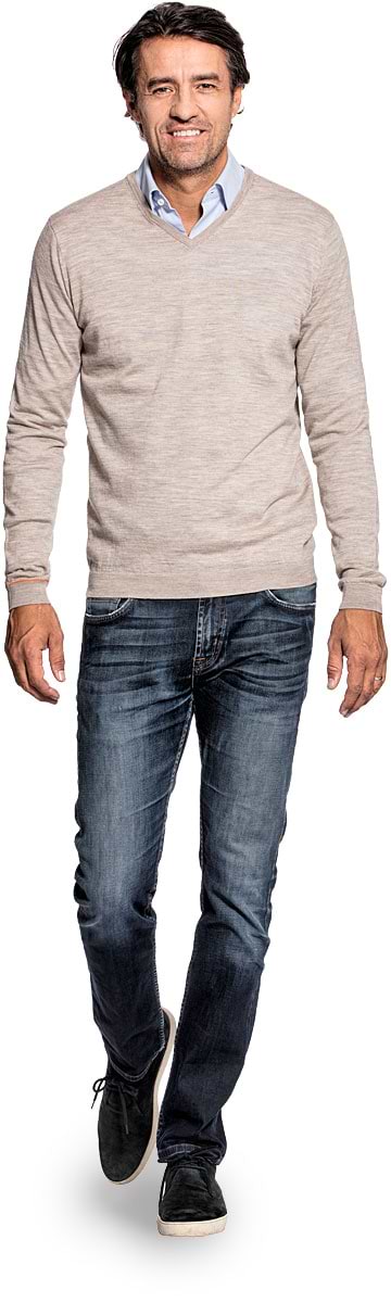 V-Neck sweater for men made of Merino wool in Beige