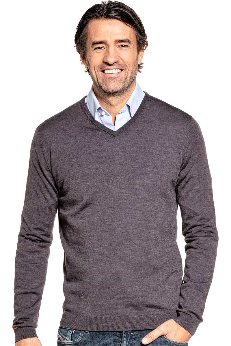 Joe V-Neck Interesting