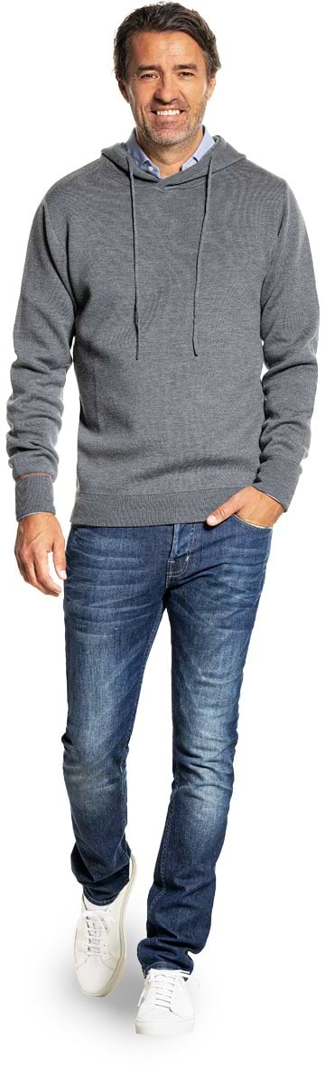Grijze dikke hoodie voor heren.