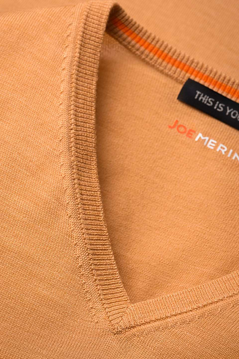 V-Neck Wild Peach - Base Image