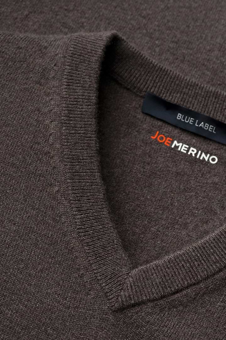 Blue Label Merino Cashmere V-Neck Oak Brown - Base Image