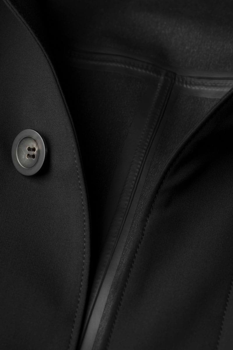 Joe Raincoat Deep Black