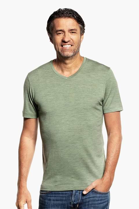 Joe Shirt V-neck Agave Green - Base Image