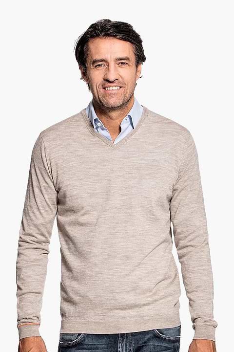 Joe V-Neck Desert Beige - Base Image