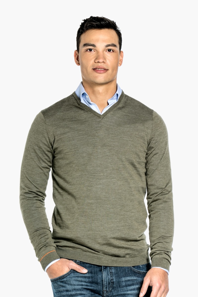 Joe V-Neck Extra Long Clean Kaki