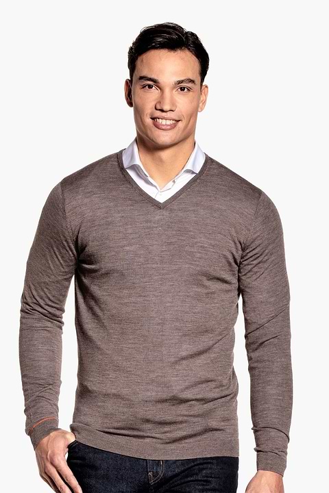 Joe V-neck Extra Long Muddy Clay - Base Image