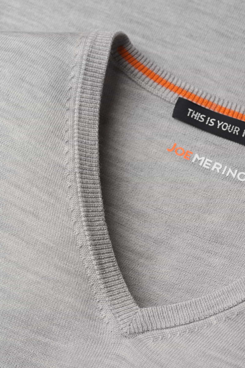 V-Neck Limestone Grey