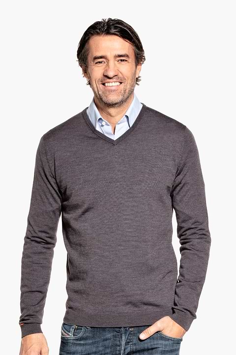 Joe V-Neck Interesting - Base Image