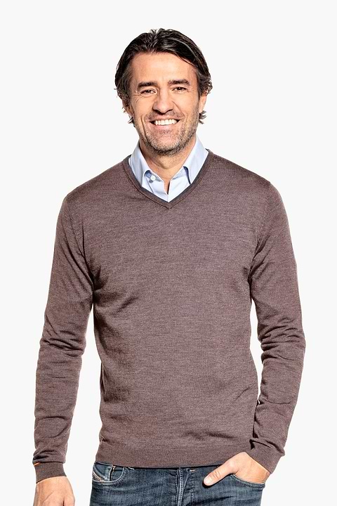 Joe V-neck Muddy Clay - Base Image