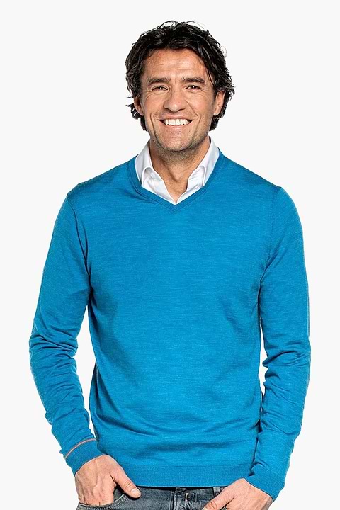 Joe V-Neck Turkish Sky - Base Image