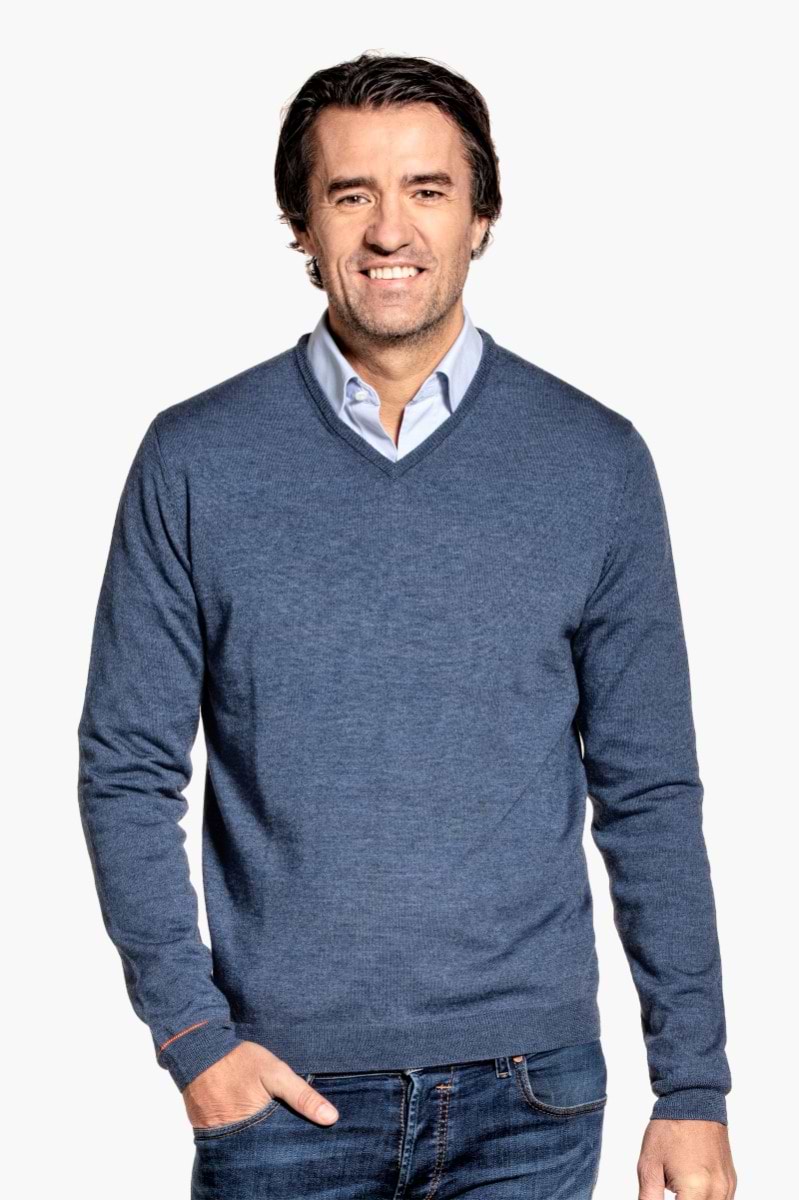Extra soft V-neck sweater for men | Joe Yak V-neck