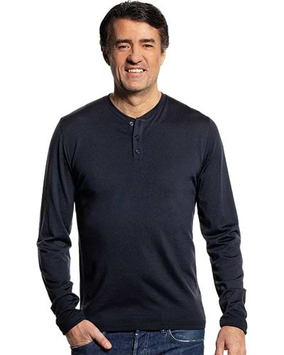 Blauw t-shirt met lange mouw en 3 knopen van merinowol
