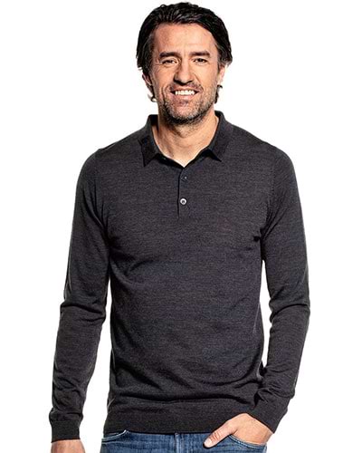 Grauer Wollpullover mit Kragen und Knopfleiste