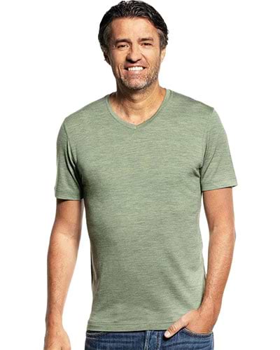 Groen t-shirt met v-hals van merinowol