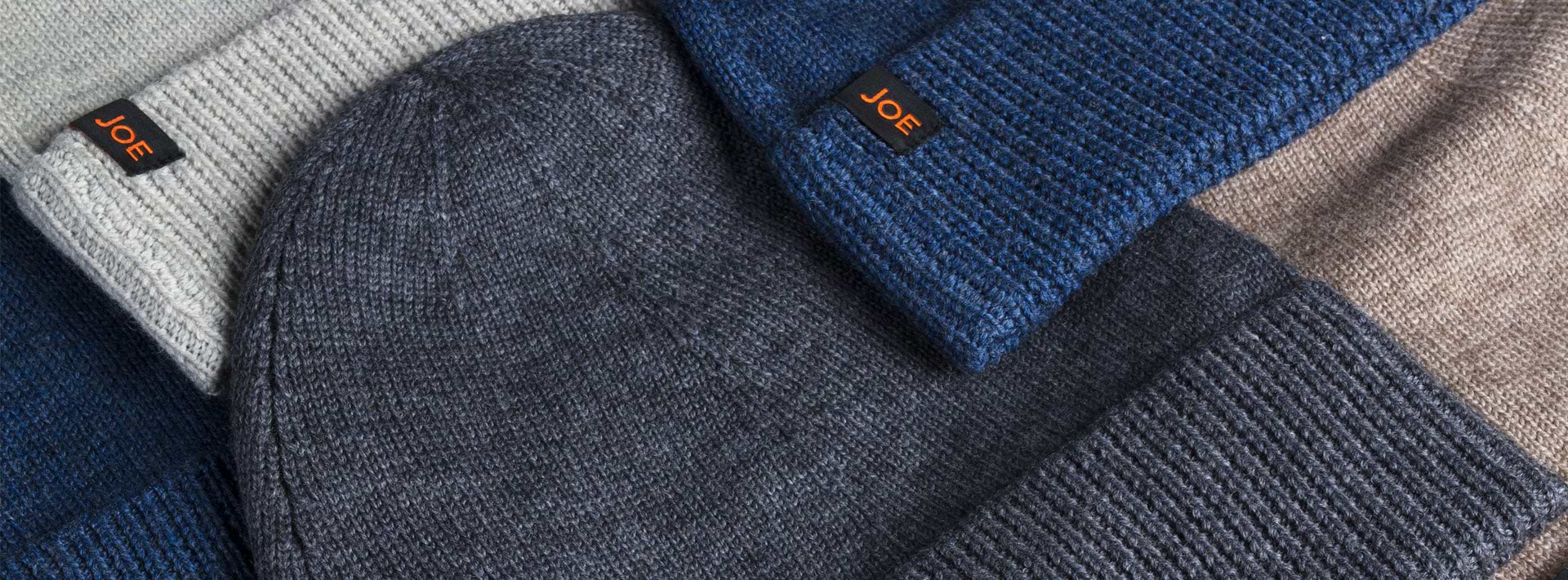 Kollage von Beanies aus Merinowolle